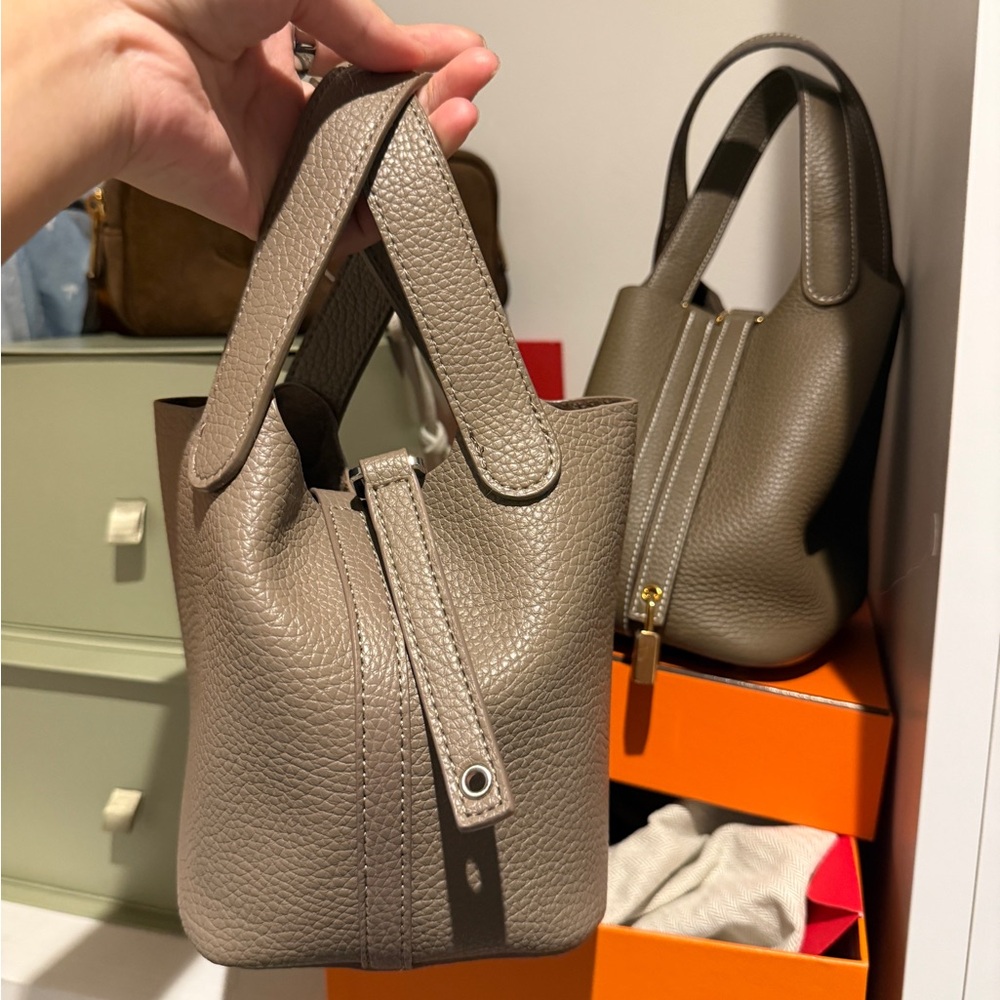 Elegant Taupe Leather Handbag